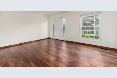 619 Dlyn Street, Columbus, OH 43228 - Photo 2