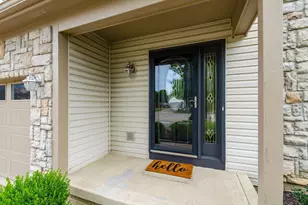 4690 Helmsbridge Ct, Grove City, OH 43123 - Photo 4