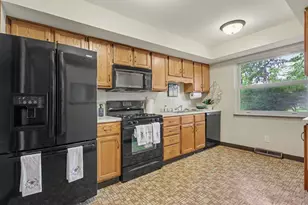 3824 Shamrock Dr, Columbus, OH 43227 - Photo 10