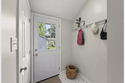 380 E Kelso Road, Columbus, OH 43202 - Photo 20
