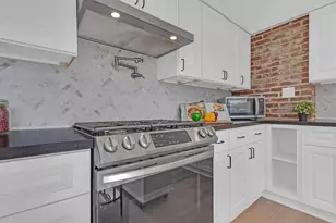30 Clark Pl, Columbus, OH 43201 - Photo 2