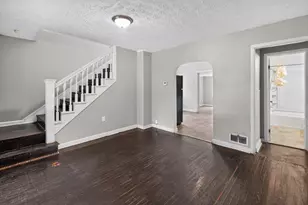 2525 Azelda St, Columbus, OH 43211 - Photo 2