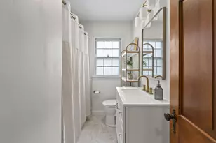 105 E Royal Forest Blvd, Columbus, OH 43214 - Photo 14