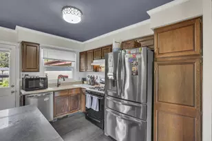 4896 Sullivant Ave, Columbus, OH 43228 - Photo 12