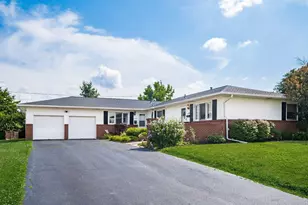 1427-1429 Bradshire Dr, Columbus, OH 43220 - Photo 2