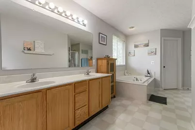 6025 Manshire Court, Galloway, OH 43119 - Photo 22
