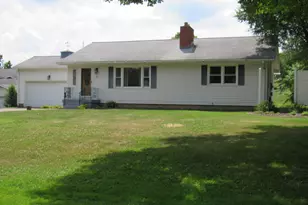 7 Eastgate Dr, Mount Vernon, OH 43050 - Photo 2