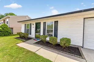 3885 Farm Brook Ln, Columbus, OH 43204 - Photo 4