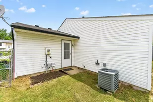 3885 Farm Brook Ln, Columbus, OH 43204 - Photo 24