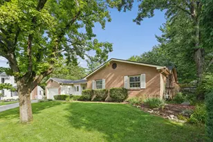 5820 Stoney Creek Ct, Columbus, OH 43235 - Photo 2
