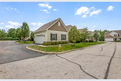 4562 Newport Loop E, Grove City, OH 43123 - Photo 2