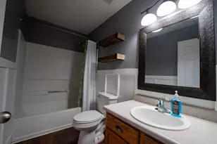 2567 Edencreek Ln, Columbus, OH 43207 - Photo 14