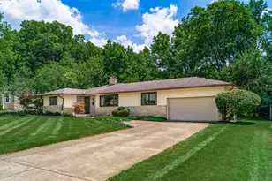 181 Village Dr, Columbus, OH 43214 - Photo 2