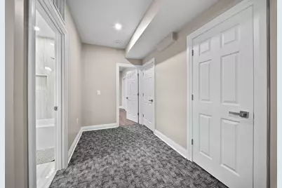 2454 Kilbourne Avenue, Columbus, OH 43229 - Photo 50