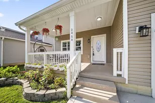 2454 Kilbourne Ave, Columbus, OH 43229 - Photo 6