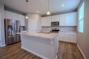 319 Honeysuckle St, Ashville, OH 43103 - Photo 6