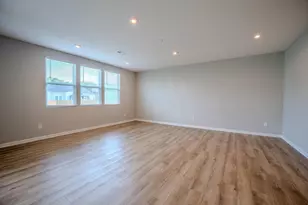 319 Honeysuckle St, Ashville, OH 43103 - Photo 4