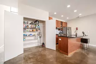 742 N Pearl St, Columbus, OH 43215 - Photo 6