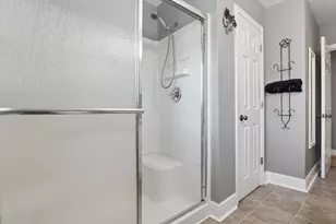 387 Maple Dr, Columbus, OH 43228 - Photo 24