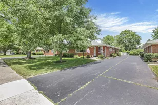 1830 Ardleigh Rd, Columbus, OH 43221 - Photo 2