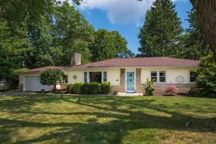 210 Fairlawn Dr, Columbus, OH 43214 - Photo 2