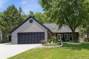 211 Rosehill Rd, Reynoldsburg, OH 43068 - Photo 1