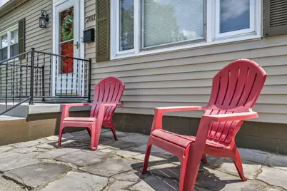 2811 Brookpark Circle E, Grove City, OH 43123 - Photo 2