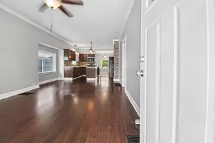 87 Maple Dr, Columbus, OH 43228 - Photo 8