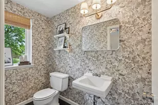 945 Kendale Rd S, Columbus, OH 43220 - Photo 30