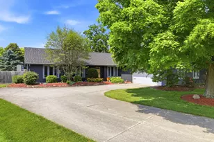 835 Loire Valley Cir, Marion, OH 43302 - Photo 2