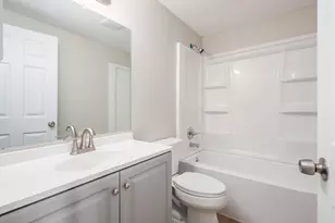 660 Cherry Hollow Rd, Columbus, OH 43228 - Photo 16