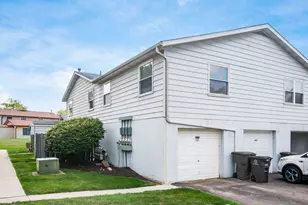 660 Cherry Hollow Rd, Columbus, OH 43228 - Photo 34