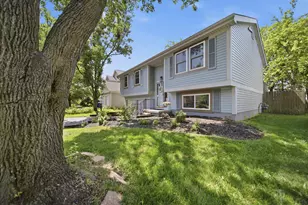 7893 Leaview Dr, Columbus, OH 43235 - Photo 2