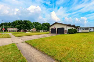 367 Lawnwood Dr, Circleville, OH 43113 - Photo 6