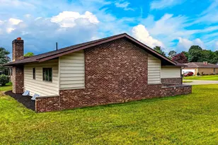 367 Lawnwood Dr, Circleville, OH 43113 - Photo 8
