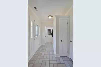 393 Charleston Avenue, Columbus, OH 43214 - Photo 6