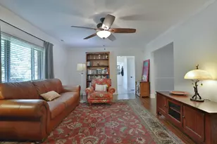 393 Charleston Ave, Columbus, OH 43214 - Photo 10