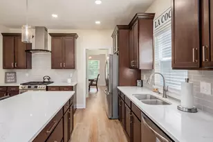 3832 Emmons Ave, Columbus, OH 43219 - Photo 6