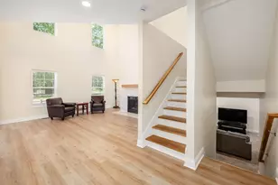 3832 Emmons Ave, Columbus, OH 43219 - Photo 8
