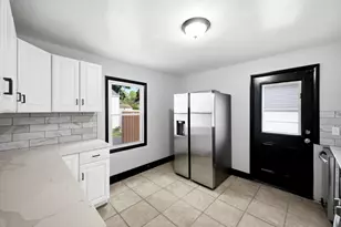 165 Demorest Ave, Columbus, OH 43204 - Photo 12