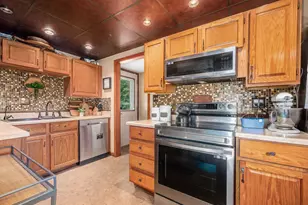 3774 Eisenhower Rd, Columbus, OH 43224 - Photo 12