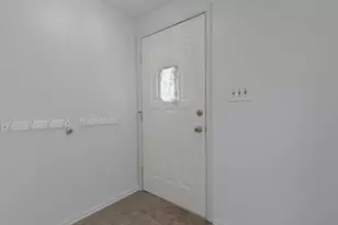 1690 Americana Ct, Columbus, OH 43229 - Photo 8