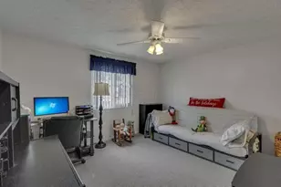 703 Cherry Hollow Rd, Columbus, OH 43228 - Photo 6