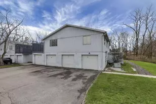 703 Cherry Hollow Rd, Columbus, OH 43228 - Photo 18