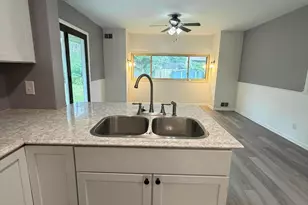 4649 Dundee Ave, Columbus, OH 43227 - Photo 12
