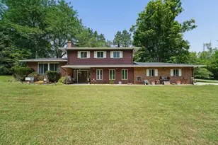 157 Spring Valley Dr SW, Granville, OH 43023 - Photo 2