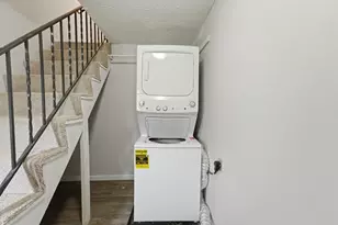 546 E Jenkins Ave, Columbus, OH 43207 - Photo 30