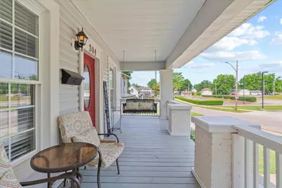 304 E Williams Avenue, Bellefontaine, OH 43311 - Photo 6