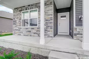 1185 Sherwood Loop, Bellefontaine, OH 43311 - Photo 4