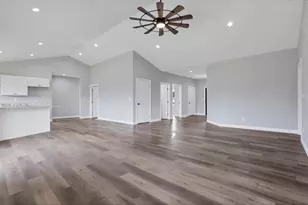 621 Trapp Ln, Hopewell, OH 43746 - Photo 8